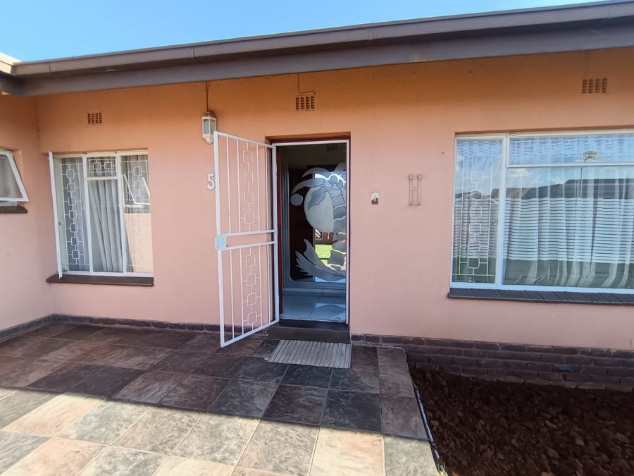 3 Bedroom Property for Sale in Riviera Northern Cape